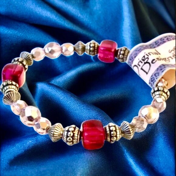 Original Designs Stretch Bracelet Glass & Metal Beads Handcrafted NEW - Picture 1 of 10
